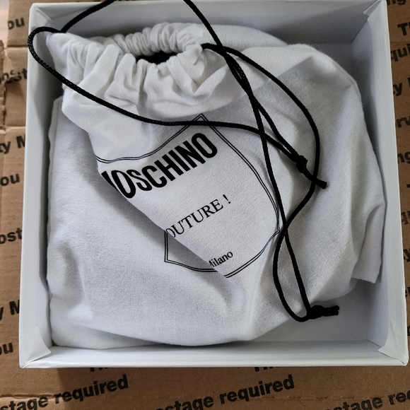 ⭐Moschino⭐- Women's Leather Logo Belt - Picture 3 of 15